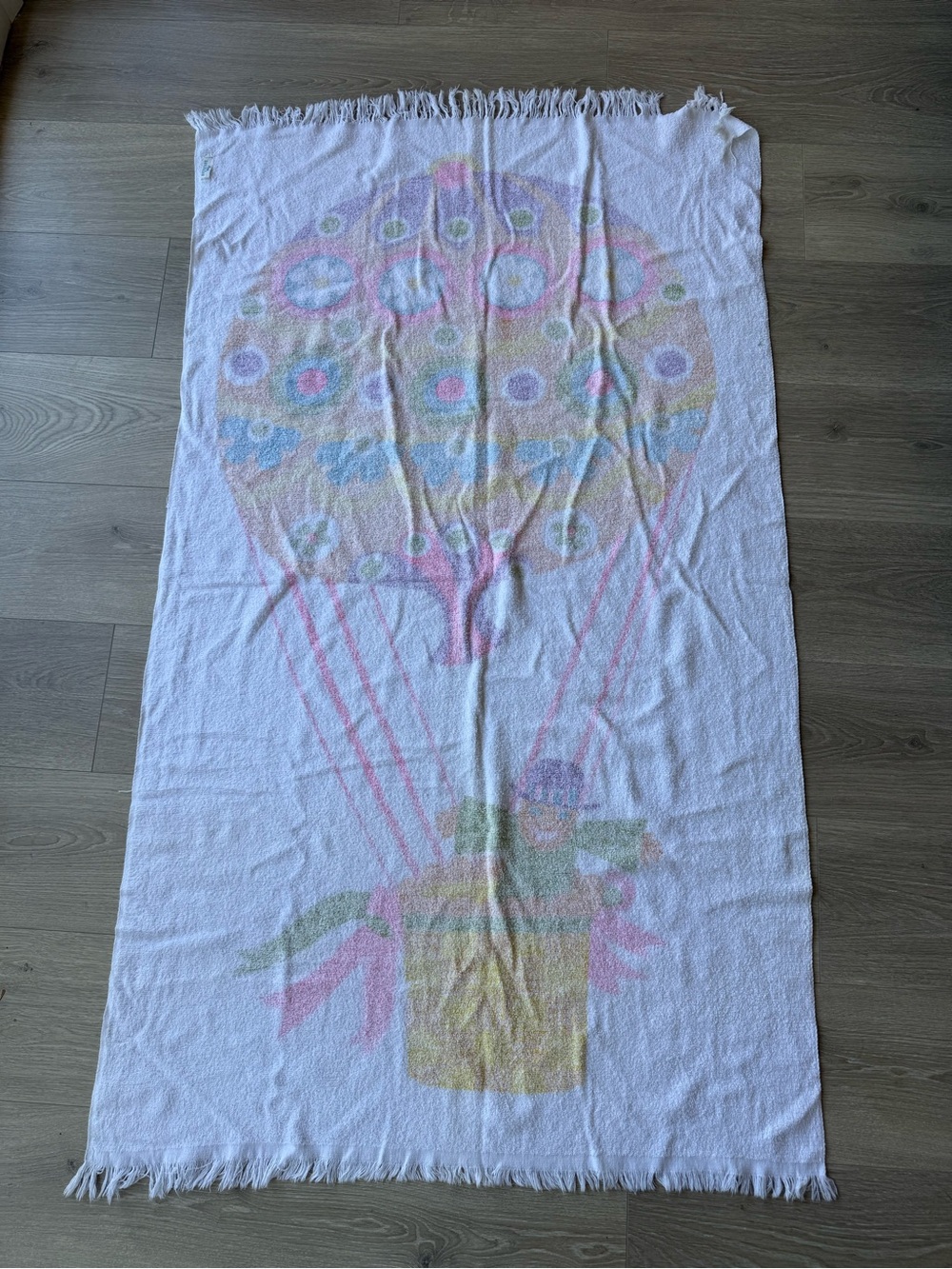vintage beach towel hot air balloon retro flowers peter max pink ribbon bows - Picture 3 of 4